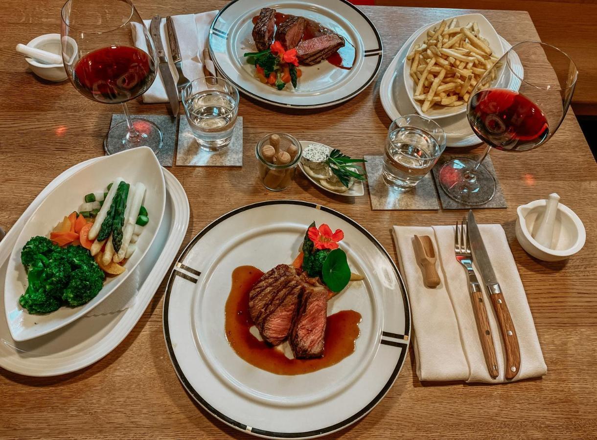 Bayerischer Hof Hotel 3*